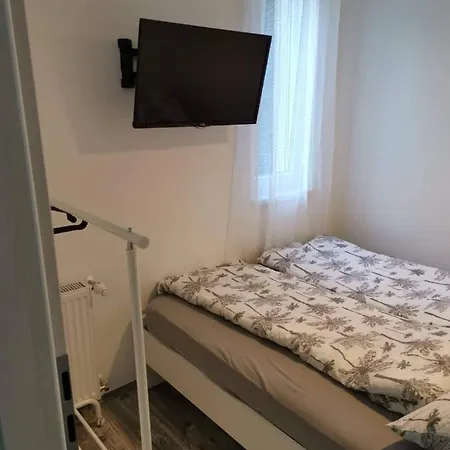 Dinda Apartman 2 *