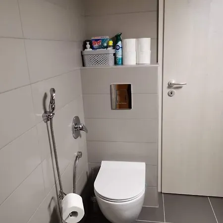 Lejlighed Dinda Apartman 2 *