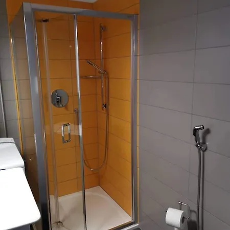 Dinda Apartman 2 Lejlighed